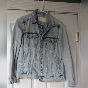 H&M Light wash Denim Jacket
